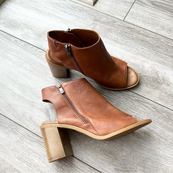 Moda in Pelle Tan Leather Open Toe Double Zippers Cut Out Booties - Picture 2 of 14